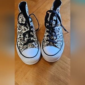 Girl Leopard Print High Top Converse Shoes. Size 3. Great Condition